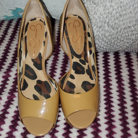 Heels - Picture 2 of 4